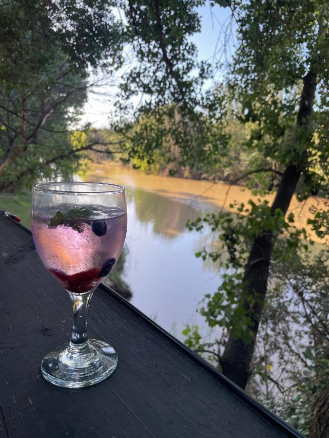 At The River Guest House クルーンスタッド エクステリア 写真